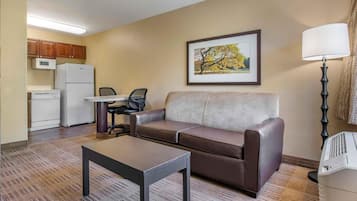 Suite, 1 King Bed with Sofa bed, Non Smoking | Desk, blackout drapes, iron/ironing board, free WiFi