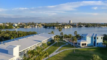 المنشأة من الخارج