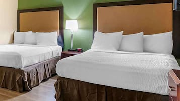 Estudio, 2 camas dobles, no fumadores | Escritorio, wifi gratis, ropa de cama