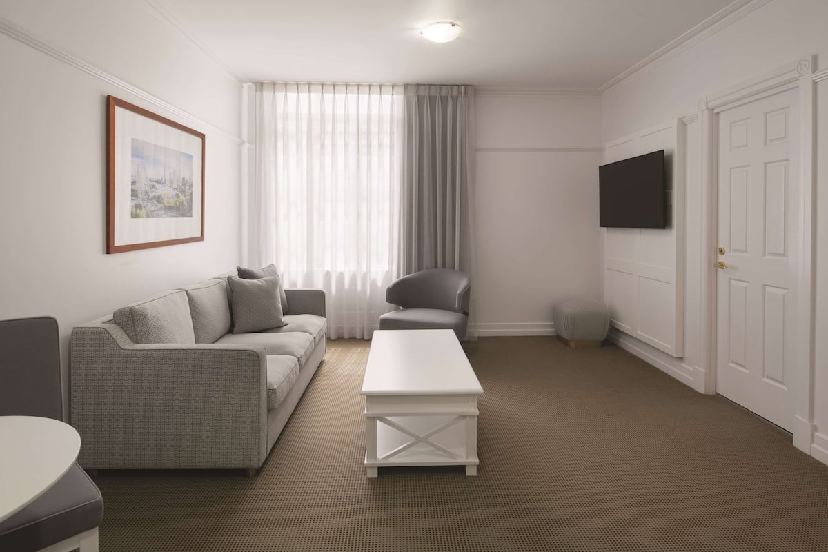 1 bedroom, in-room safe, laptop workspace, blackout drapes