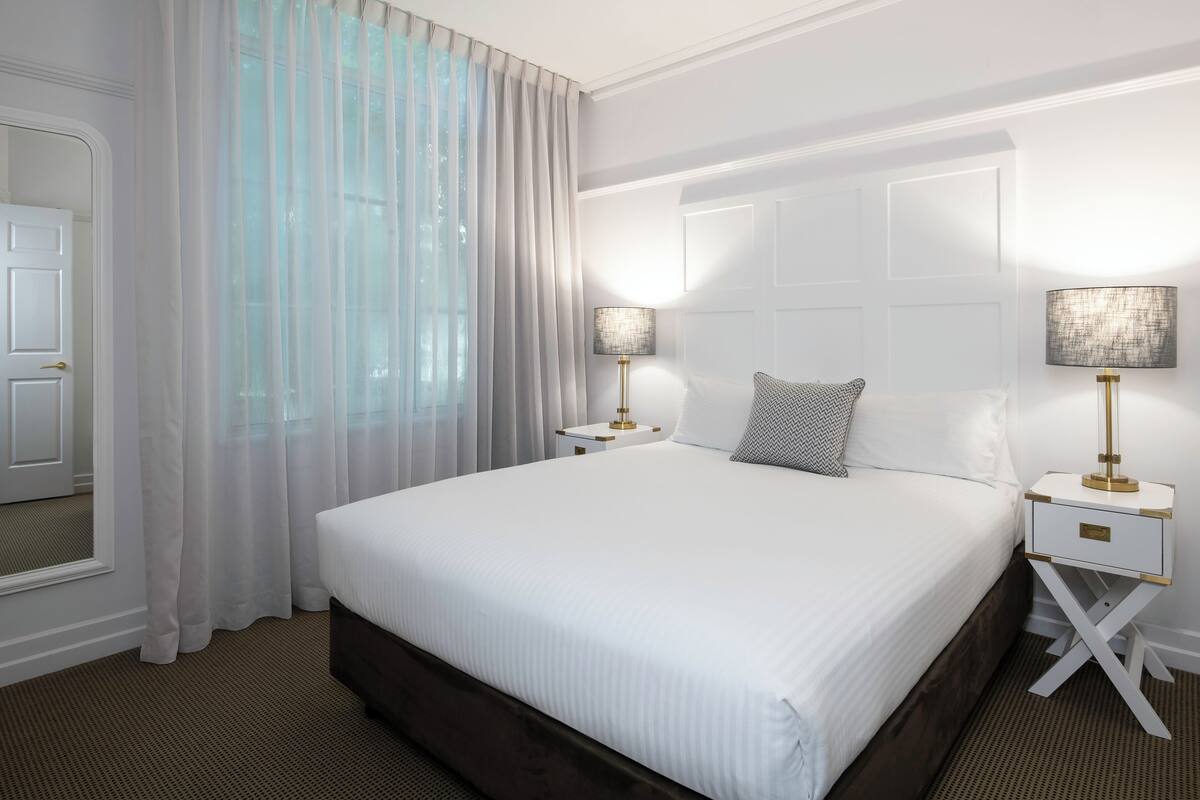 Premier One Bedroom Apartment | In-room safe, laptop workspace, blackout curtains, soundproofing