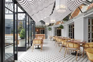 Lunch and dinner served