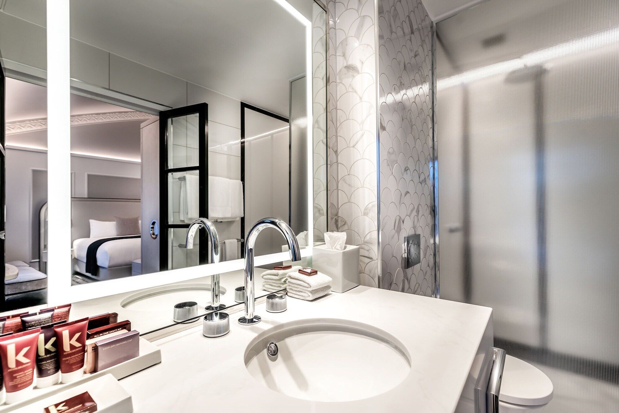 مستلزمات فاخرة للعناية الشخصية، مجففات شعر، برانس (أردية) حمّام