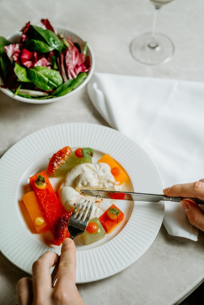 The Royce Hotel by null