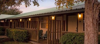 Travelodge Inn & Suites by Wyndham San Antonio Airport