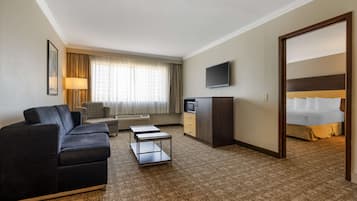 Suite, 1 cama de matrimonio grande, no fumadores, frigorífico y microondas | Escritorio, tabla de planchar con plancha, wifi gratis y ropa de cama