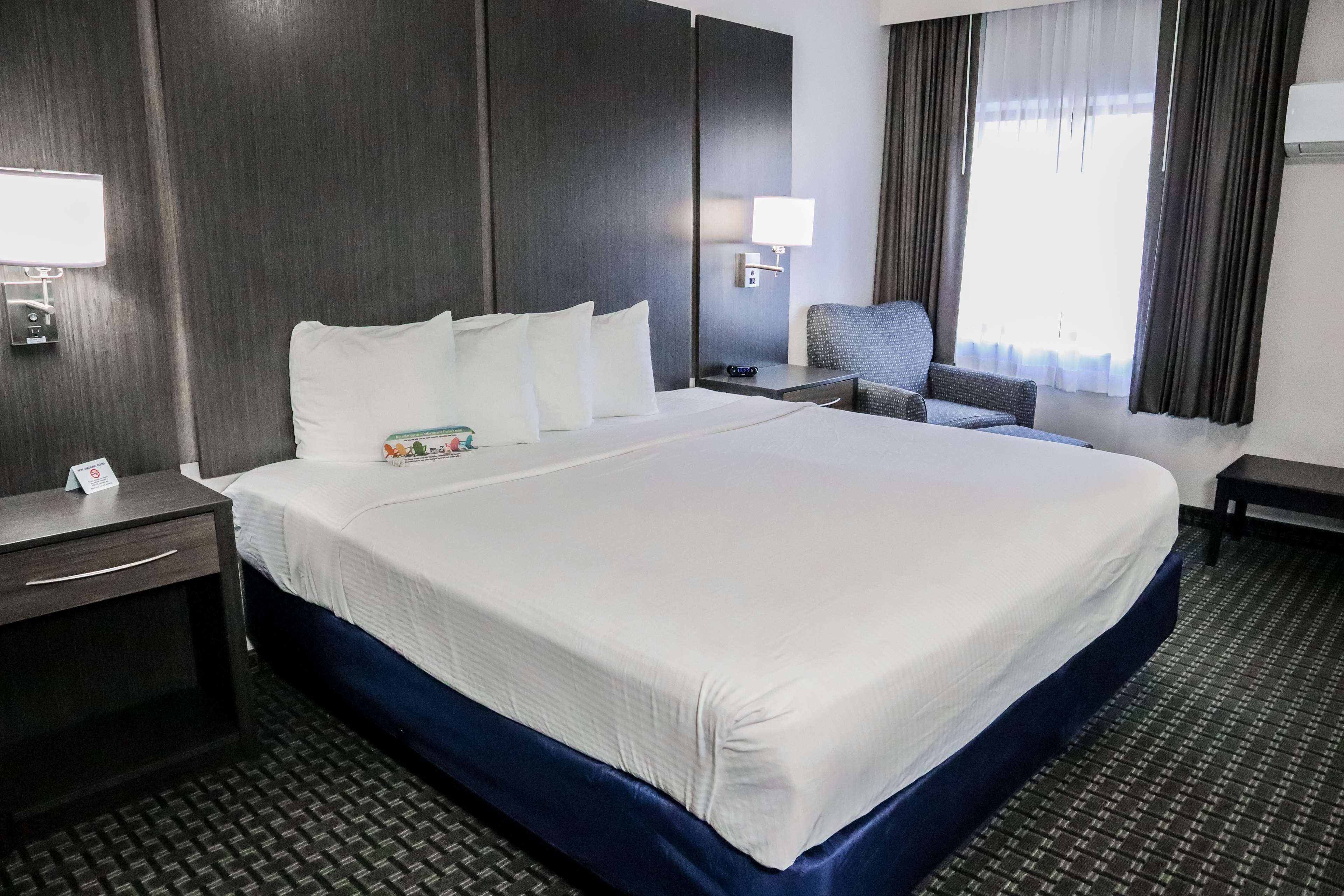 standard room, 1 king bed, non smoking, refrigerator & microwave (larger room;with sofabed) | desk, laptop workspace, iron/ironing board, free wifi