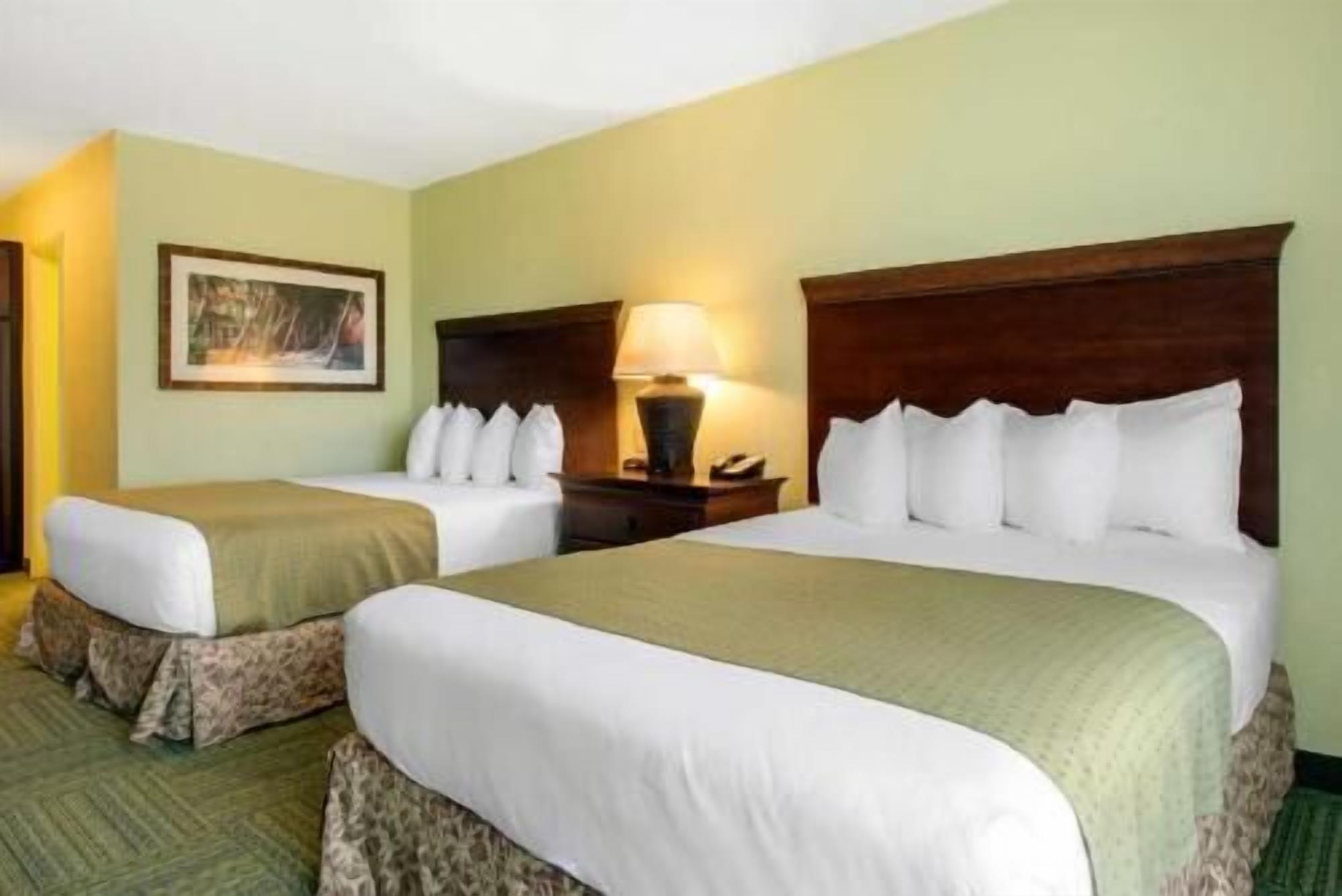 Premium bedding, pillowtop beds, in-room safe, desk