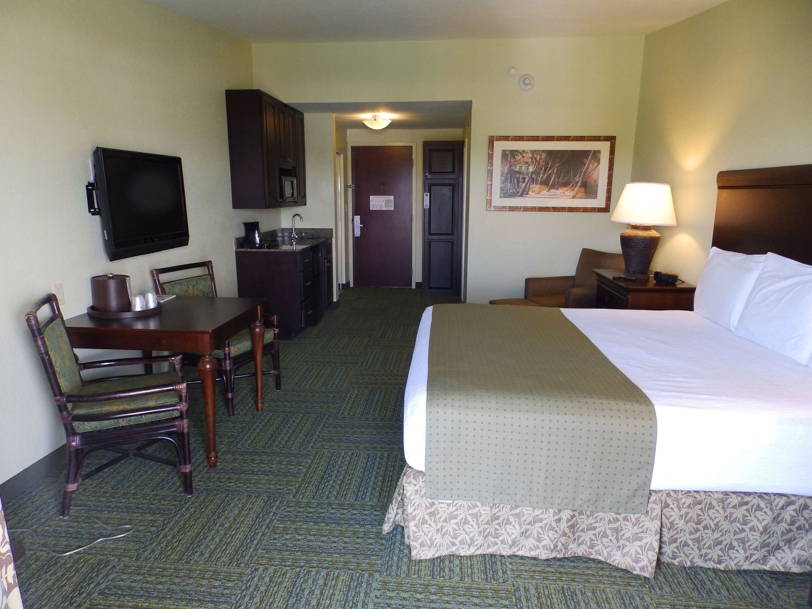 Premium bedding, pillowtop beds, in-room safe, desk