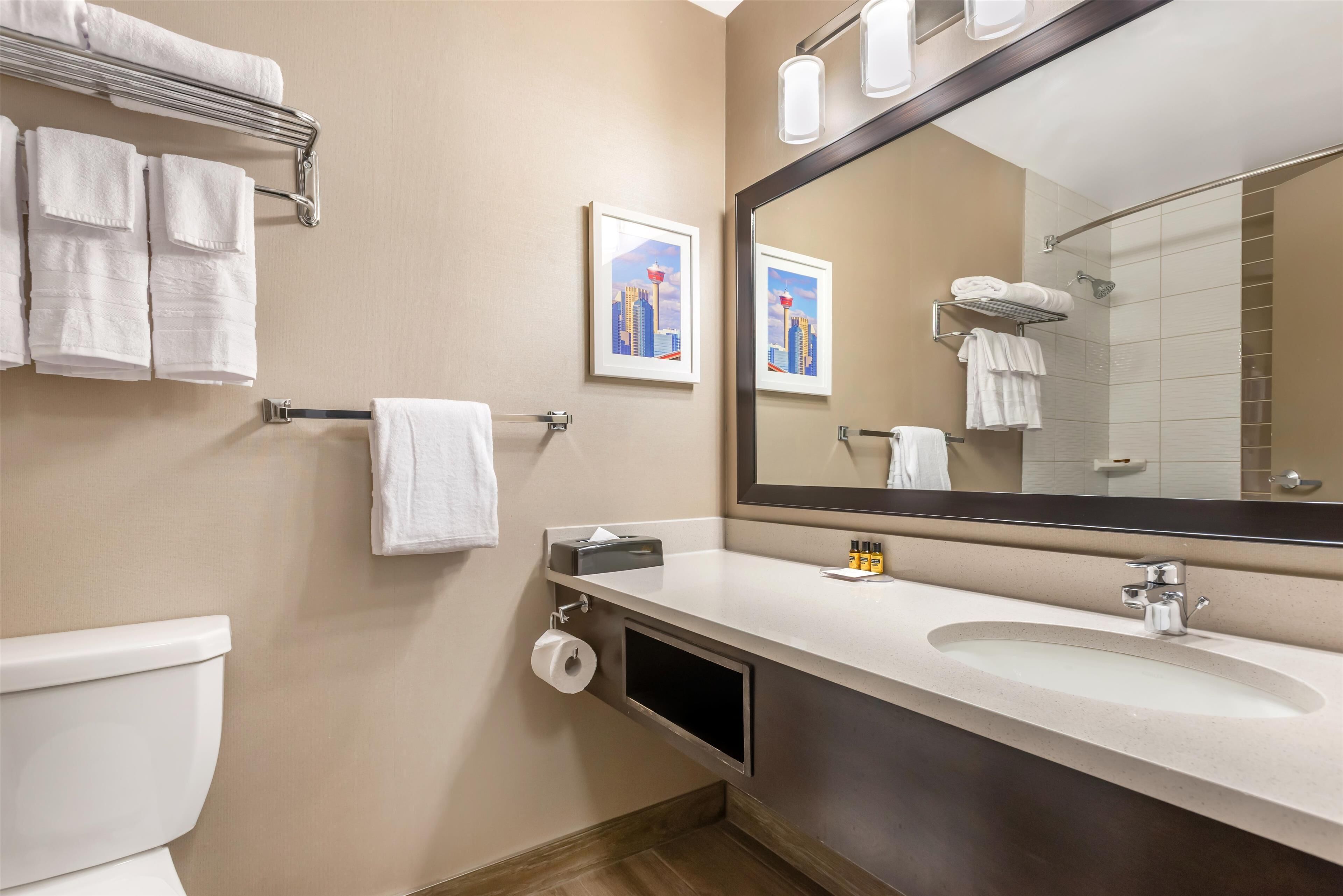 standard room, 2 queen beds, non smoking | bathroom | combined shower/bathtub, free toiletries, hair dryer, towels