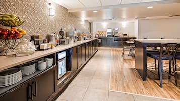 Free daily buffet breakfast