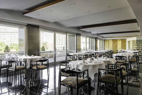 Daily buffet breakfast (EUR 18 per person)