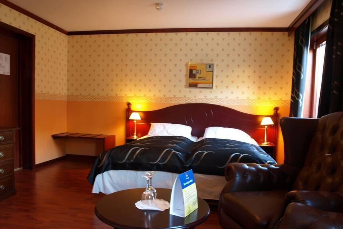 Literie hypoallergénique, minibar, coffres-forts dans les chambres