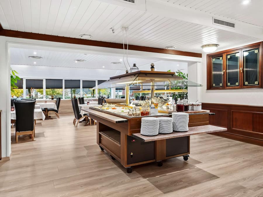 地方菜,室外就餐