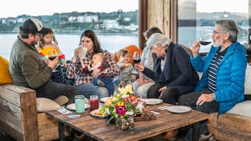 Breakfast, lunch, dinner served; ocean views