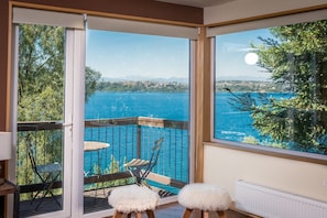 Eco Cabaña Suite | Living area | LED TV