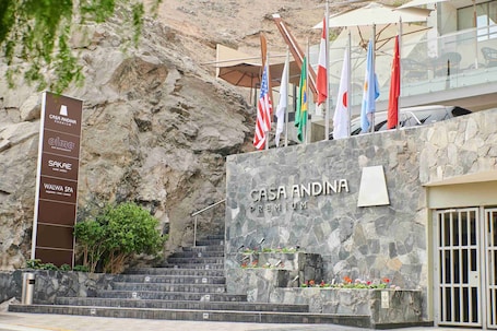 Fachada de la propiedad. Casa Andina Premium Golf Los Incas