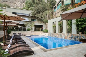 Outdoor pool, sun loungers