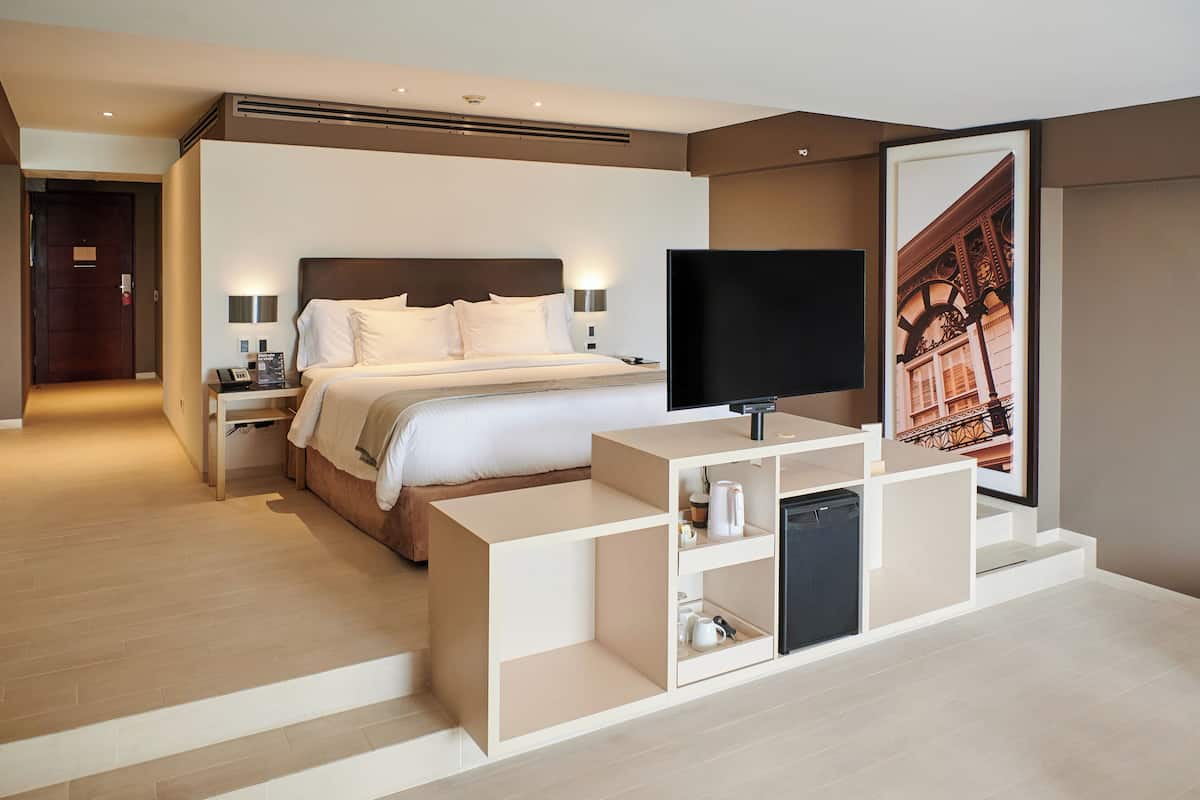 deluxe suite, 1 king bed, terrace (spa) | 1 bedroom, premium bedding, down duvets, pillow-top beds