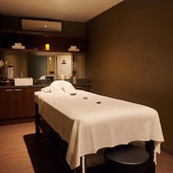 Couples treatment rooms, sauna, hot tub, steam room, Turkish bath