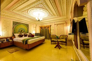 Down comforters, minibar, in-room safe, individually decorated - Ambica Empire (Chennai)