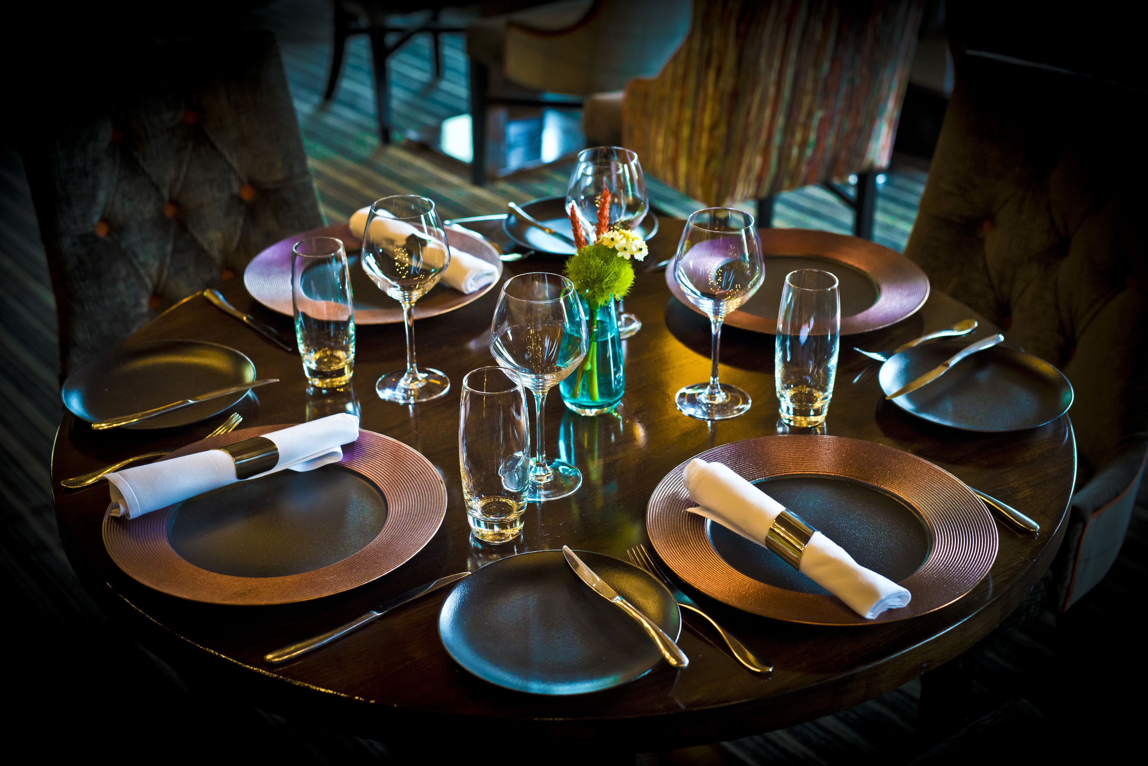 Breakfast, lunch, dinner served; garden views 