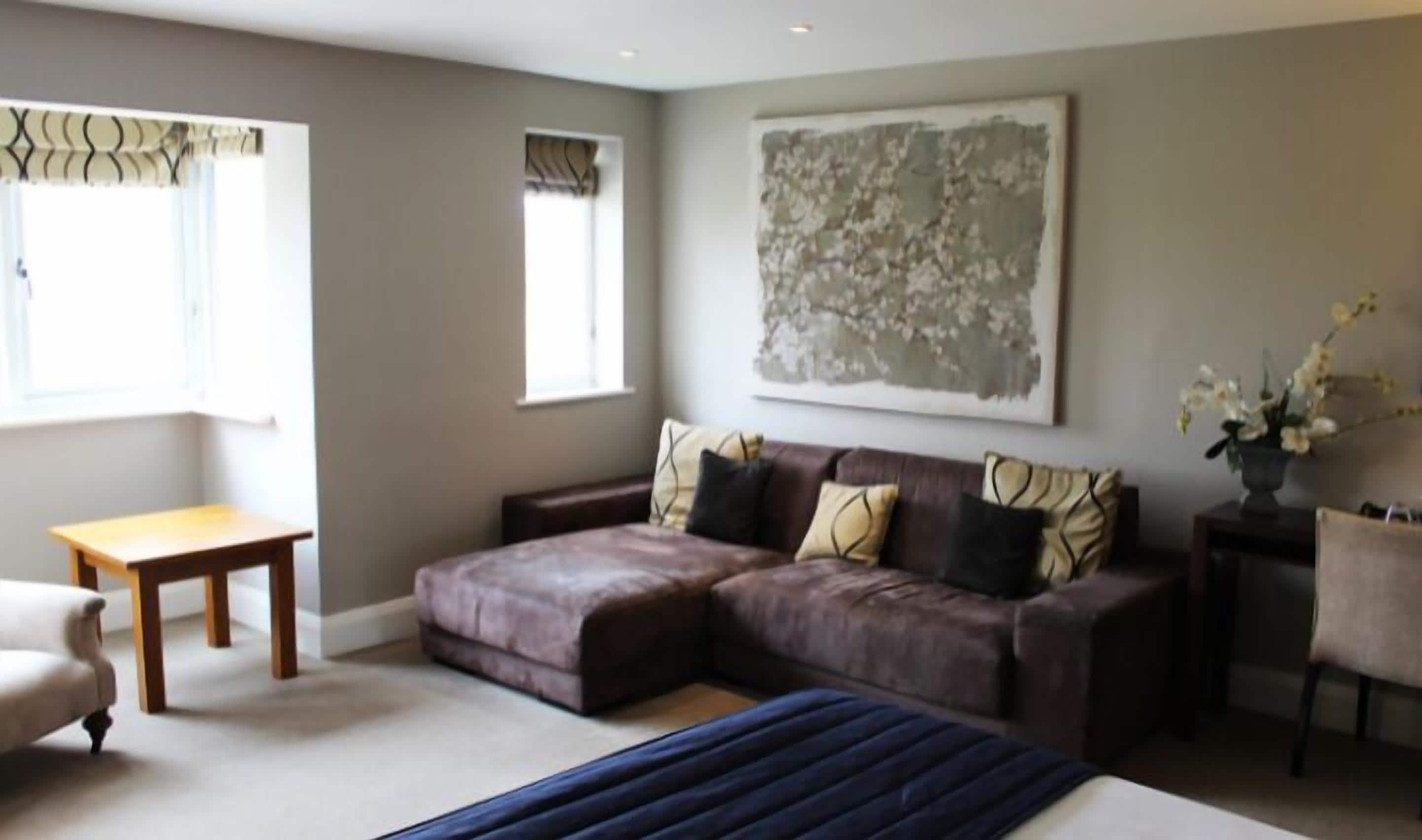 studio | living area | tv, pay films