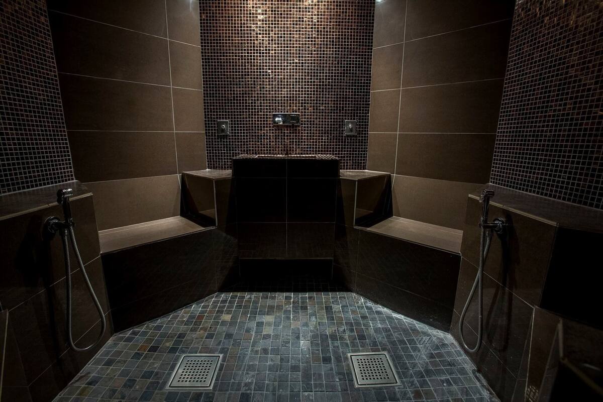 couples treatment room(s), body treatments, hydrotherapy, aromatherapy