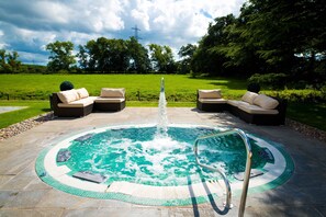 Couples treatment room(s), body treatments, hydrotherapy, aromatherapy