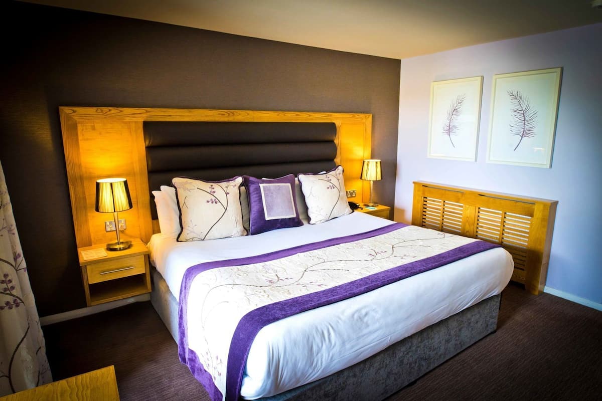 In-room safe, desk, iron/ironing board, free WiFi