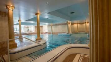 Indoor pool, pool loungers