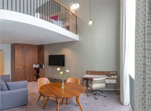 Suite, 1 King Bed, Non Smoking