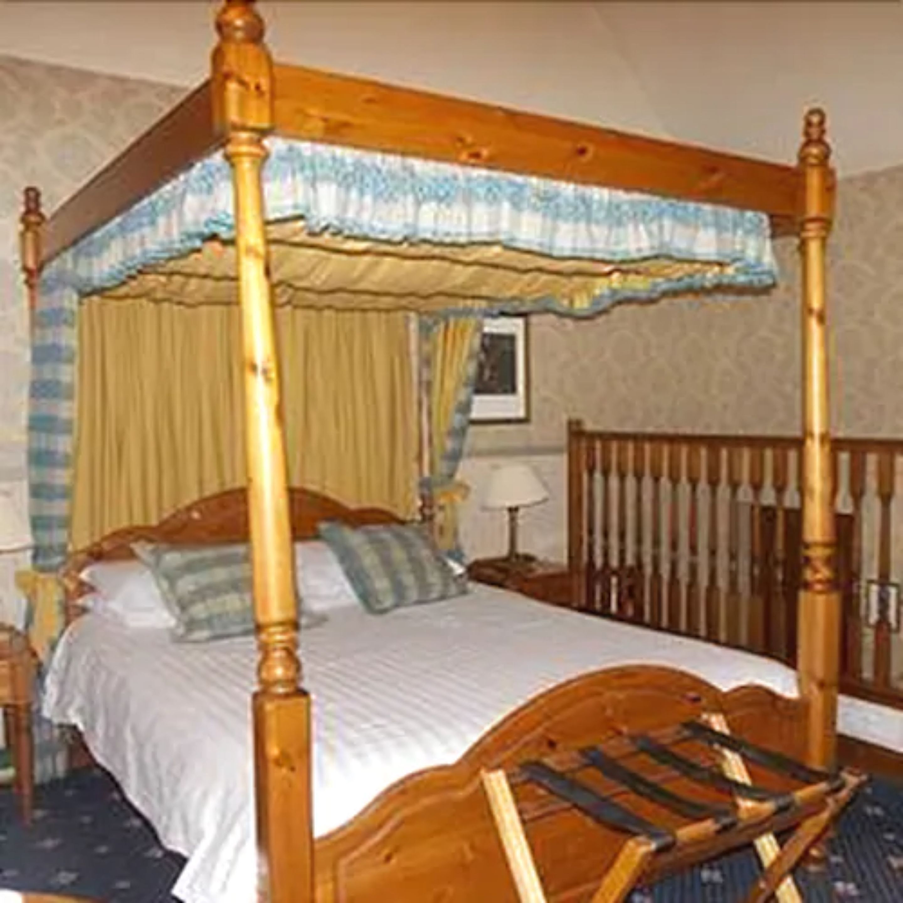 four poster bed | individually decorated, desk, iron/ironing board, free cots/infant beds