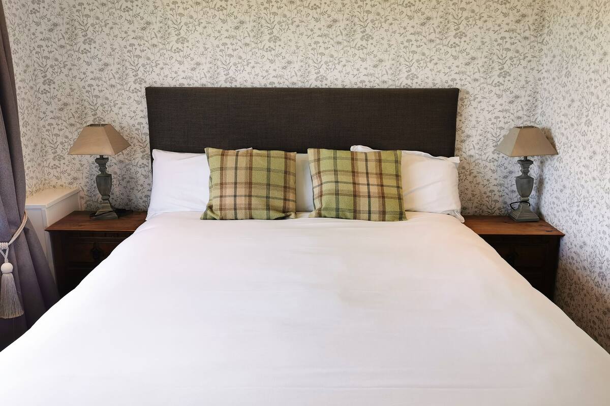 suite | 1 bedroom, premium bedding, individually decorated