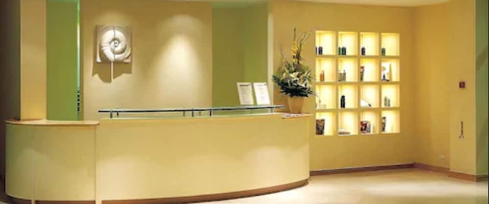 Regency Park Hotel - 8