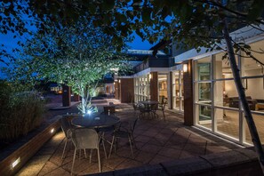 Terrace/patio - Regency Park Hotel (Thatcham)