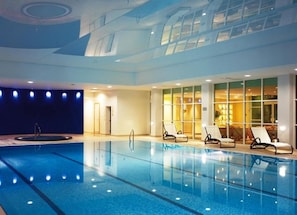 Piscine intérieure
