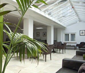 Lobby-Lounge
