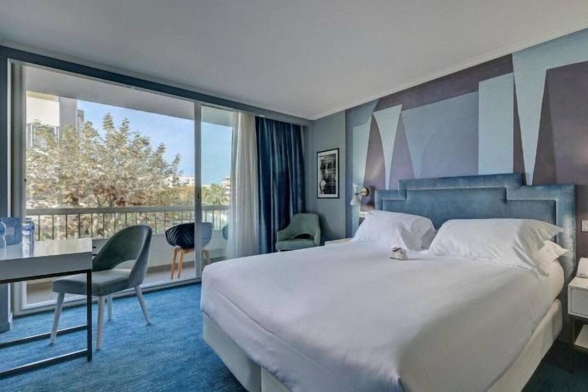 Minibar, in-room safe, soundproofing, iron/ironing board (on request)