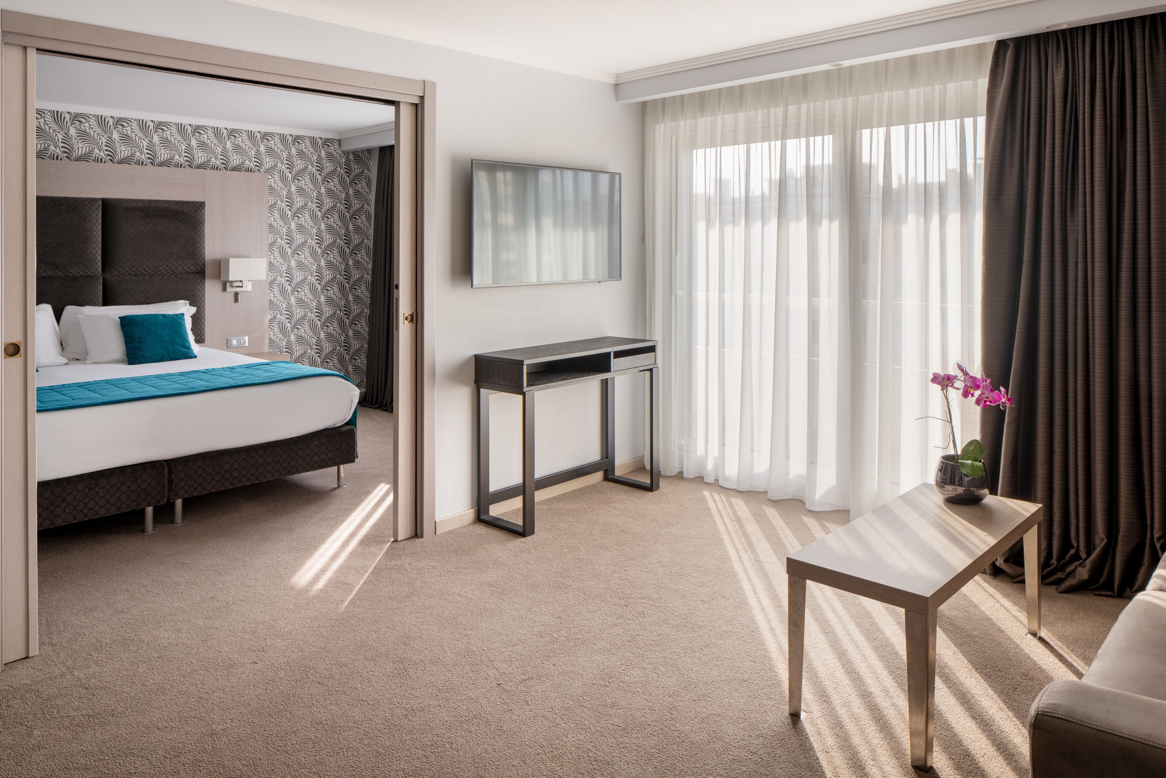 family suite, balcony | 1 bedroom, in-room safe, individually decorated, individually furnished