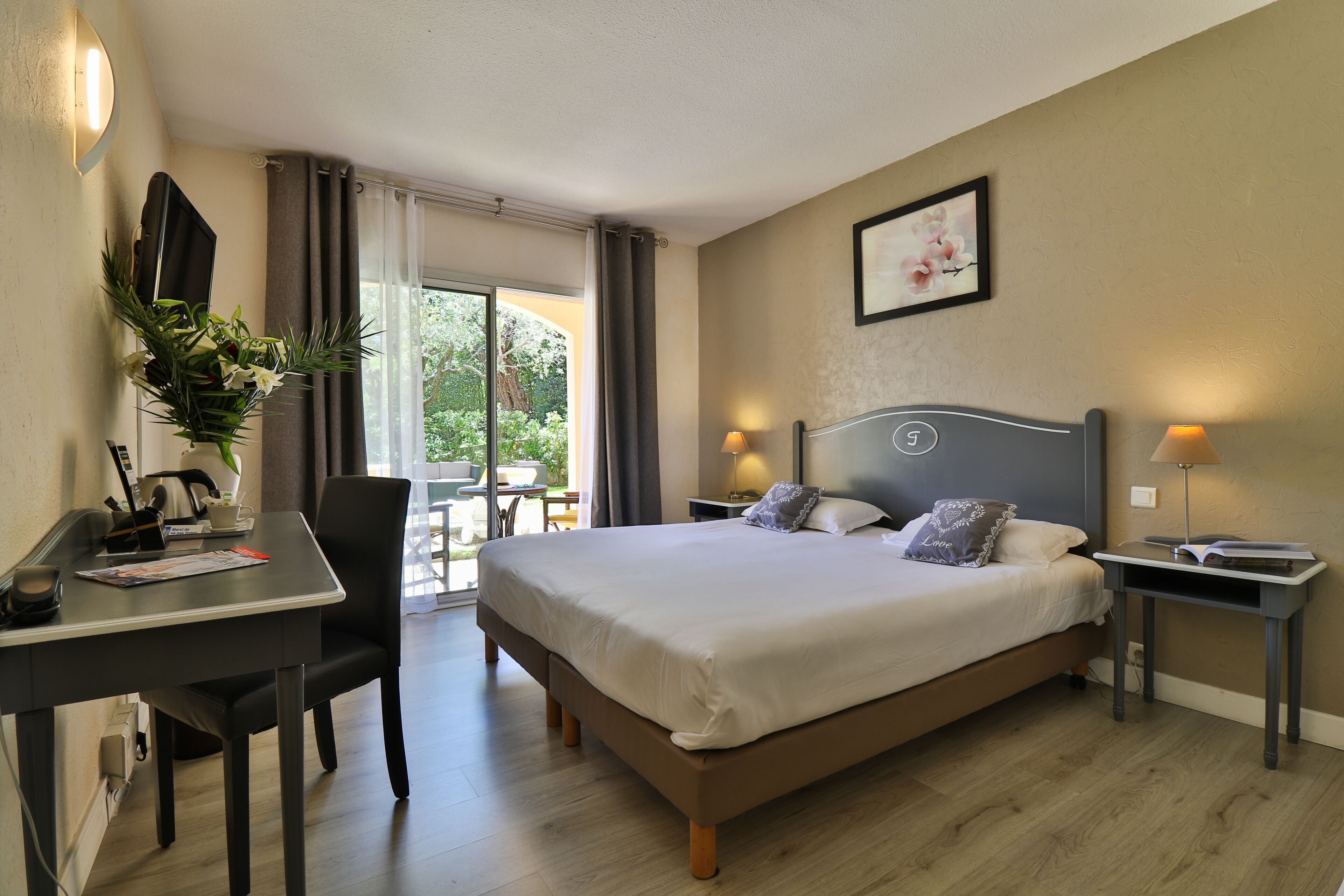 Superior Double Room | Premium bedding, in-room safe, desk, laptop workspace