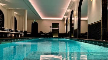Indoor pool, pool loungers