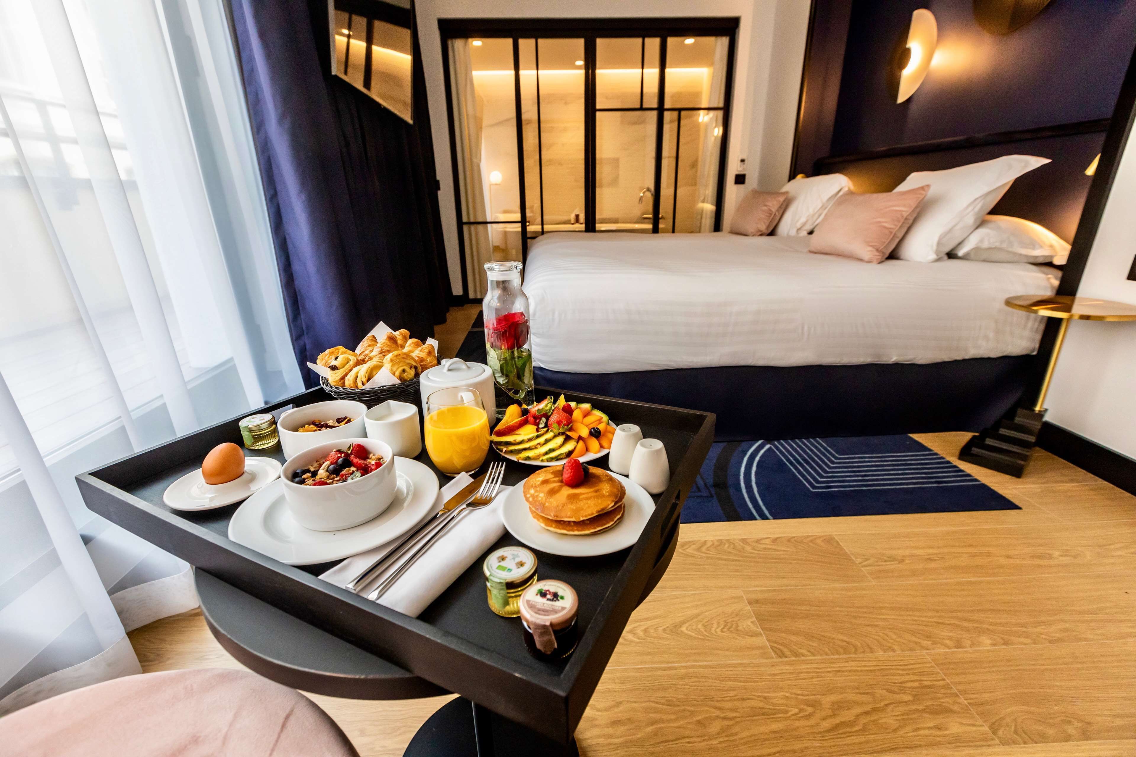 Suite – exclusive, 1 kingsize-seng, ikke-røyk, terrasse (Twin bed on request;with Sofabed) | Minibar, safe på rommet, skrivebord og skrivebord for bærbar PC