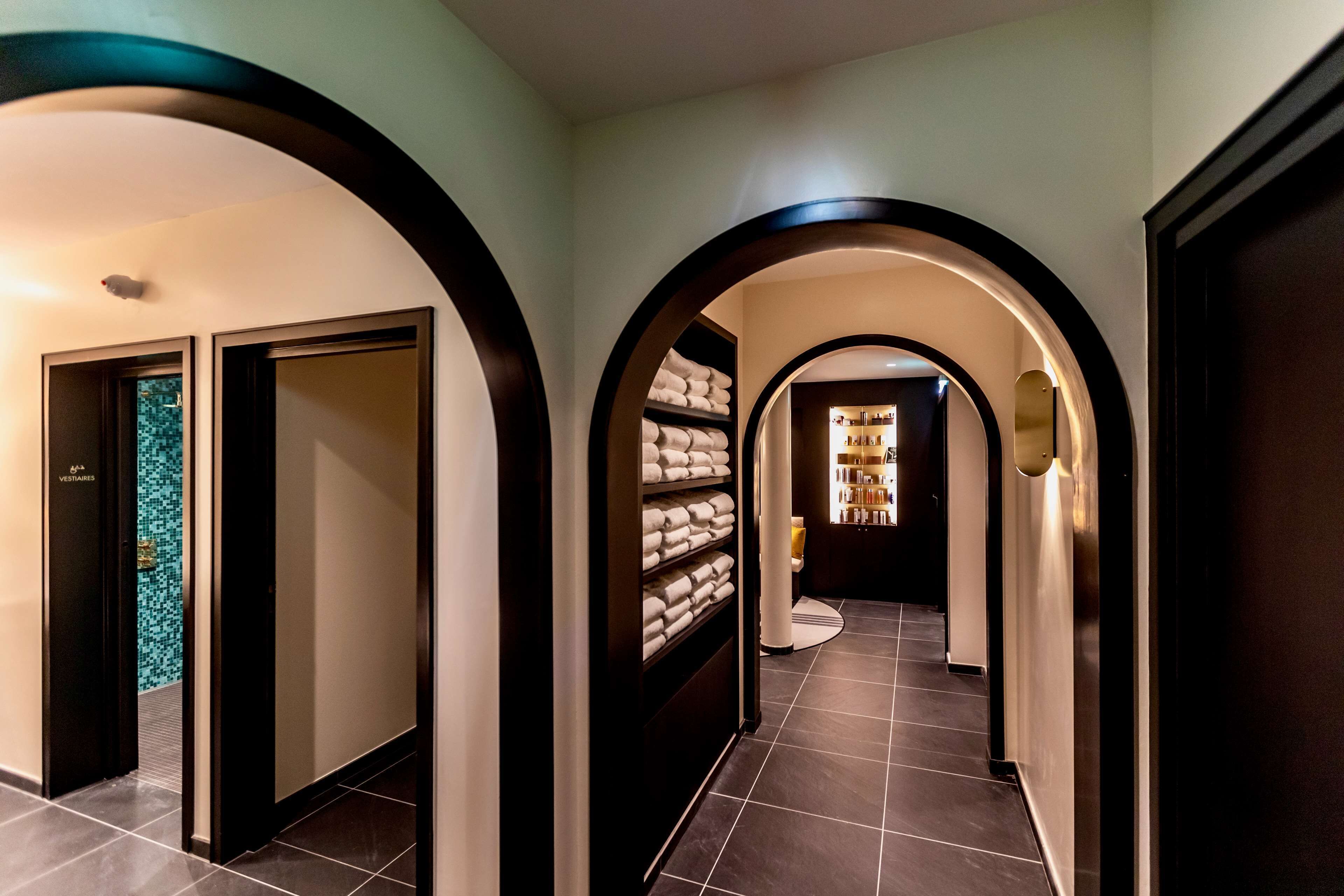 couples treatment room(s), sauna, steam room, body treatments