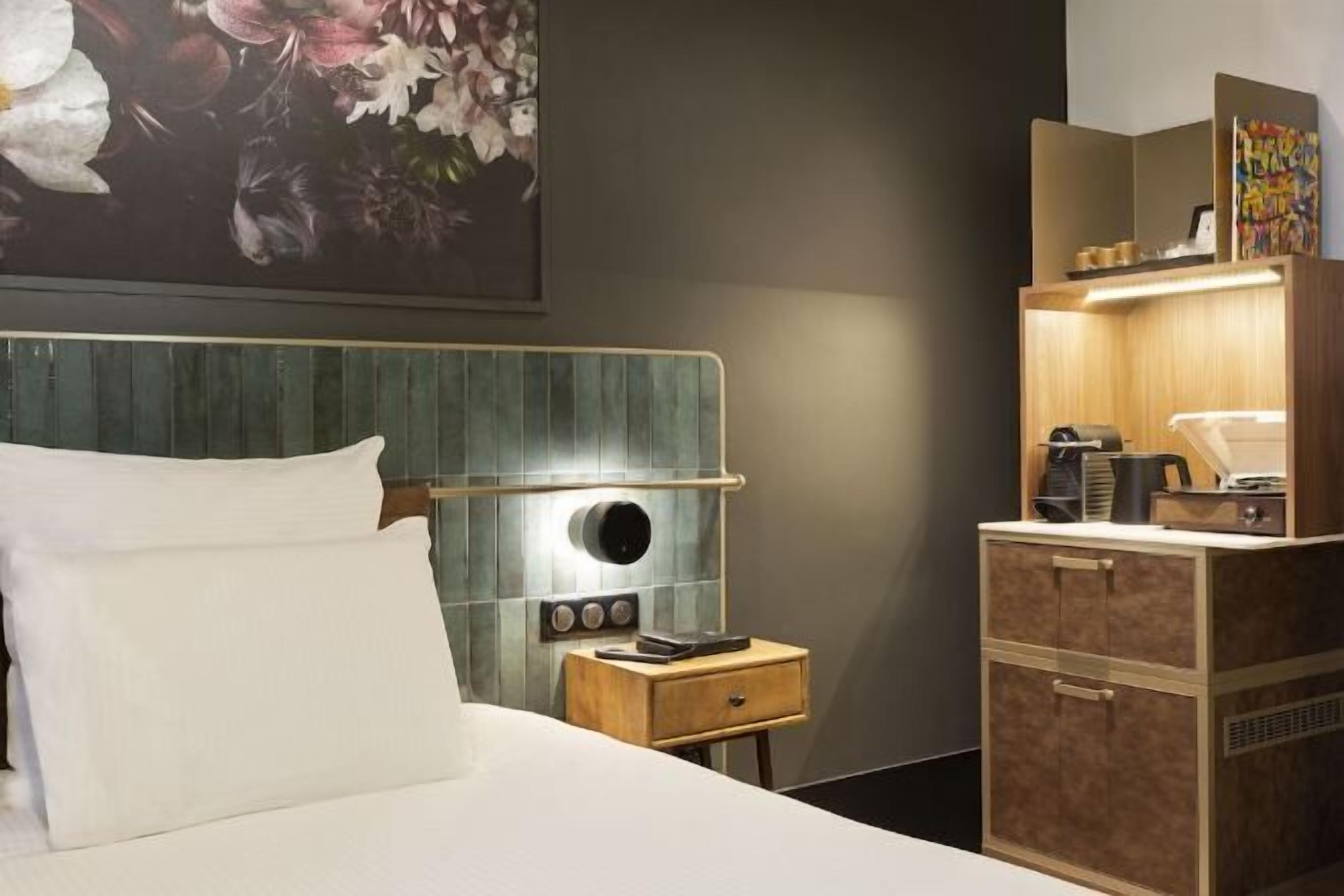 Hochwertige Bettwaren, Pillowtop-Betten, Zimmersafe, Schreibtisch