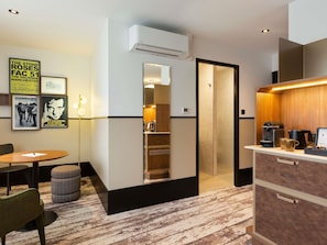 Chambre Familiale, plusieurs lits, vue ville