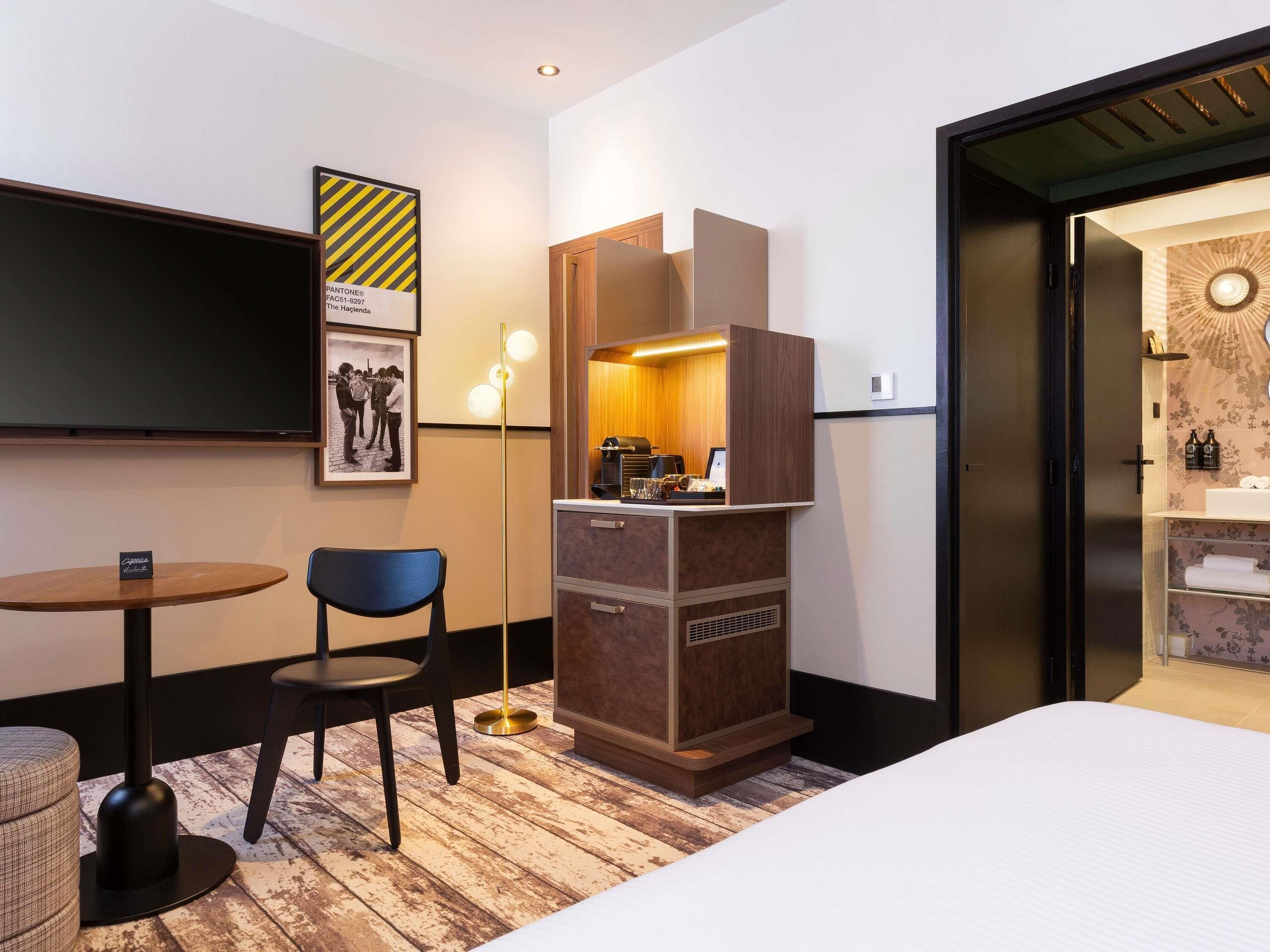 Premium bedding, pillow-top beds, in-room safe, desk