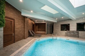 Una piscina techada