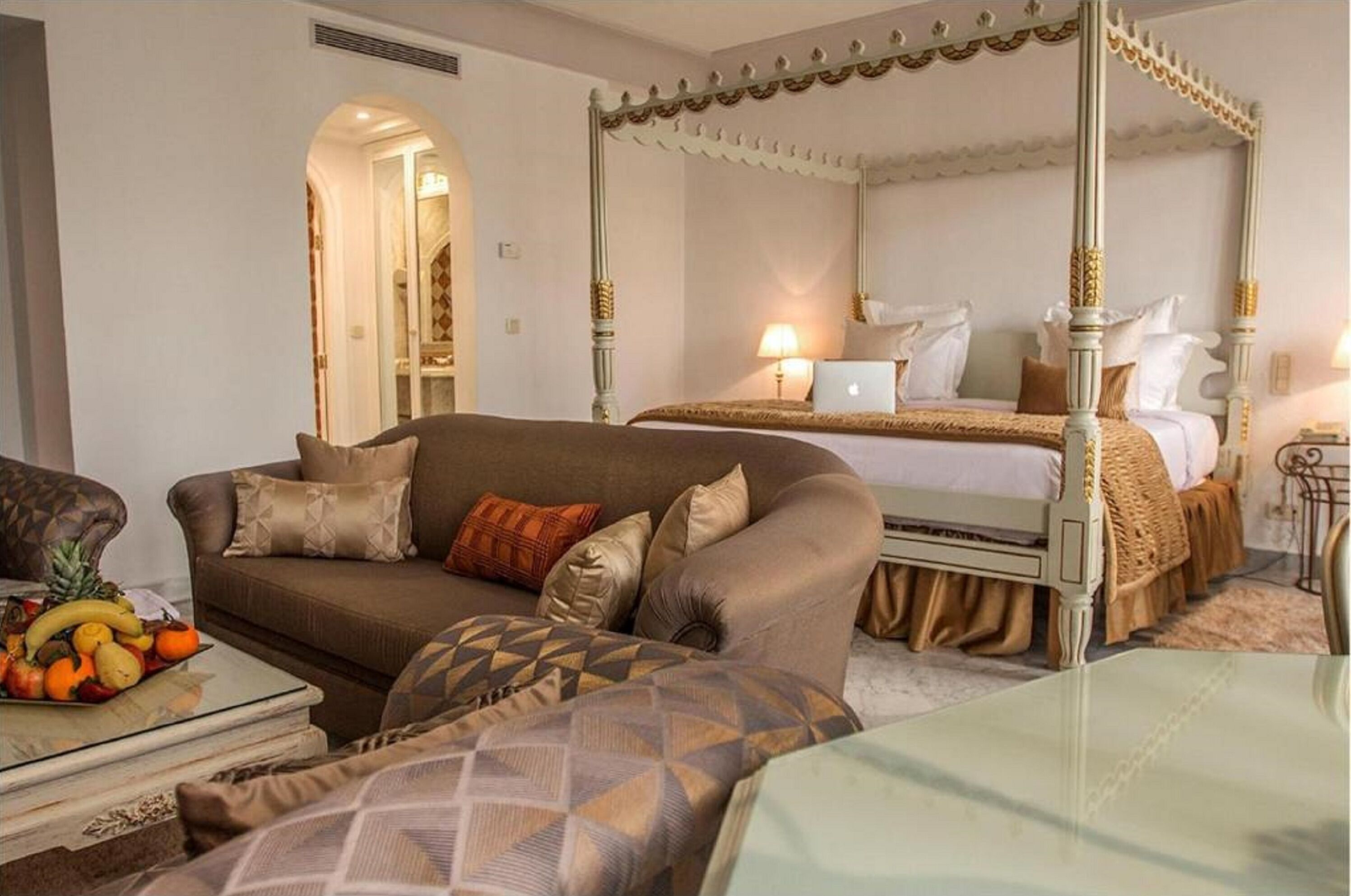 in-room safe, individually decorated, individually furnished, desk