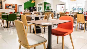 Petit déjeuner, déjeuner et dßner servis sur place